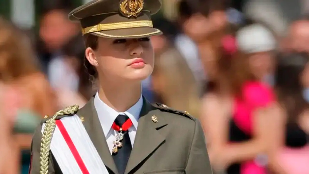 Así se preparo la princesa Leonor de España para ingresar a la escuela naval antes de estudiar en el barco-escuela