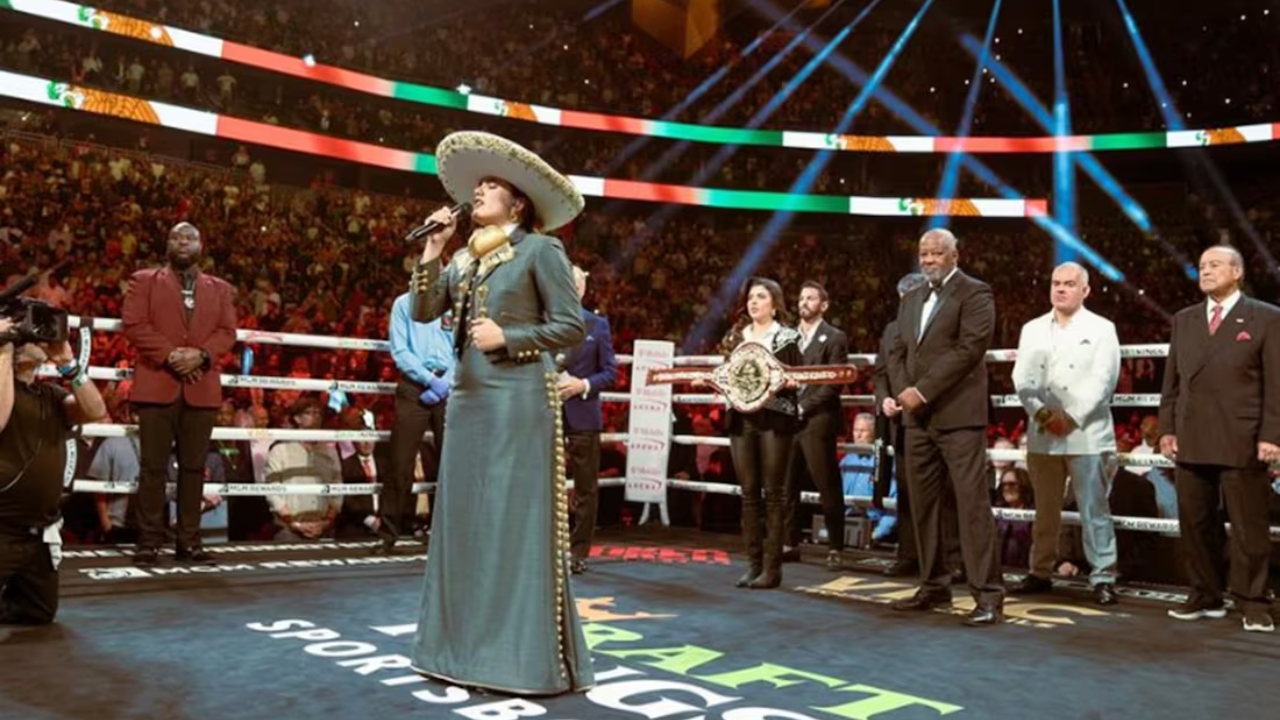 Camila Fernández reconoce que los nervios la traicionaron al interpretar el himno nacional