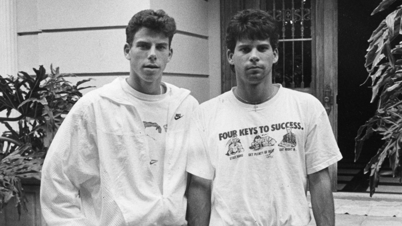 Lyle y Erik Menéndez regresan a la corte 28 años después de la tragedia familiar