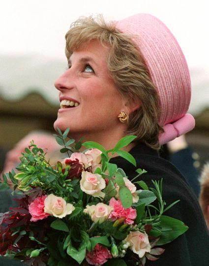 El sombrero icónico de Lady Di regresa con fuerza como tendencia en 2025