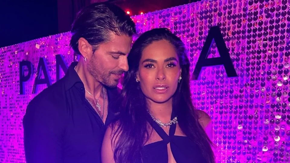 Galilea Montijo e Isaac Moreno sellaron su amor en París con un candado