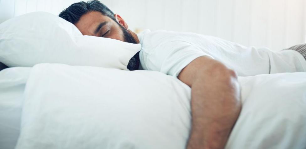 Sleepmaxxing: la moda viral para dormir mejor (o para estresarte más)