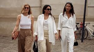Del Street Style a Tu Closet: 7 Prendas que Dominarán Este Año