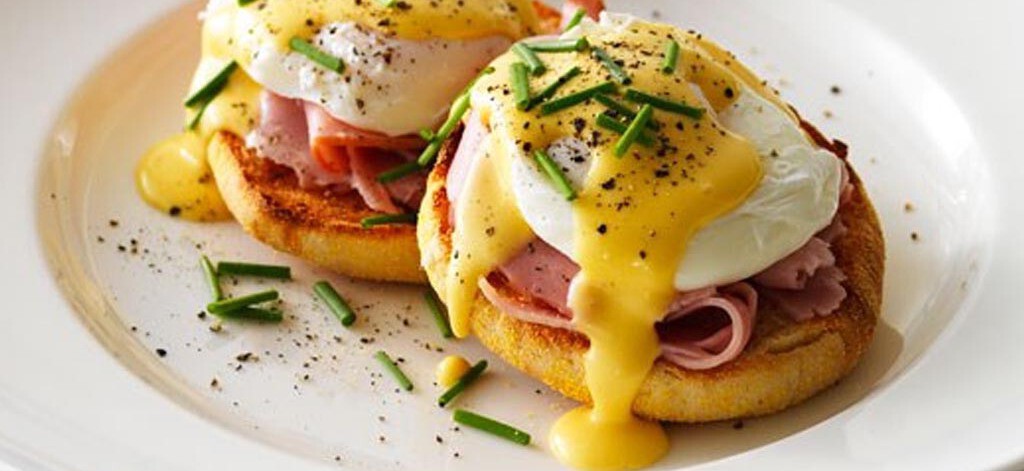 Huevos benedictinos con champagne a las 2 AM: la nueva cita foodie
