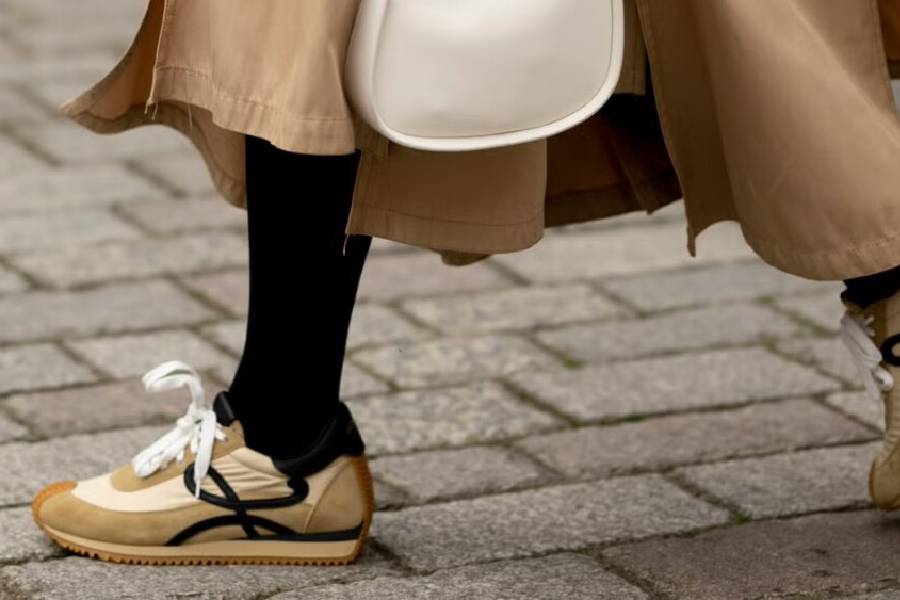 Los sneakers que están arrasando en el street style este 2025