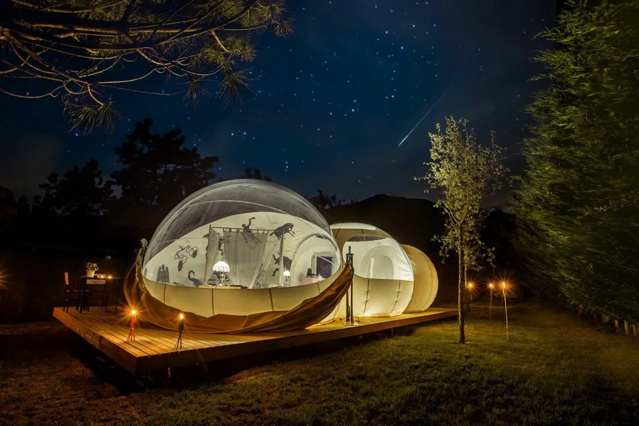 Dormir bajo las estrellas… pero con spa incluido