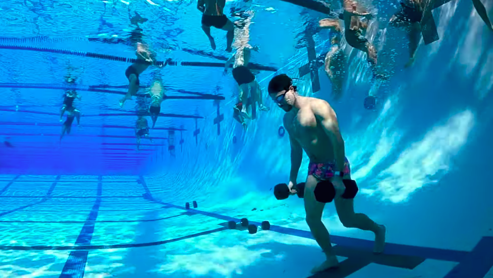 El gym ya no está en tierra: así entrenan bajo el agua