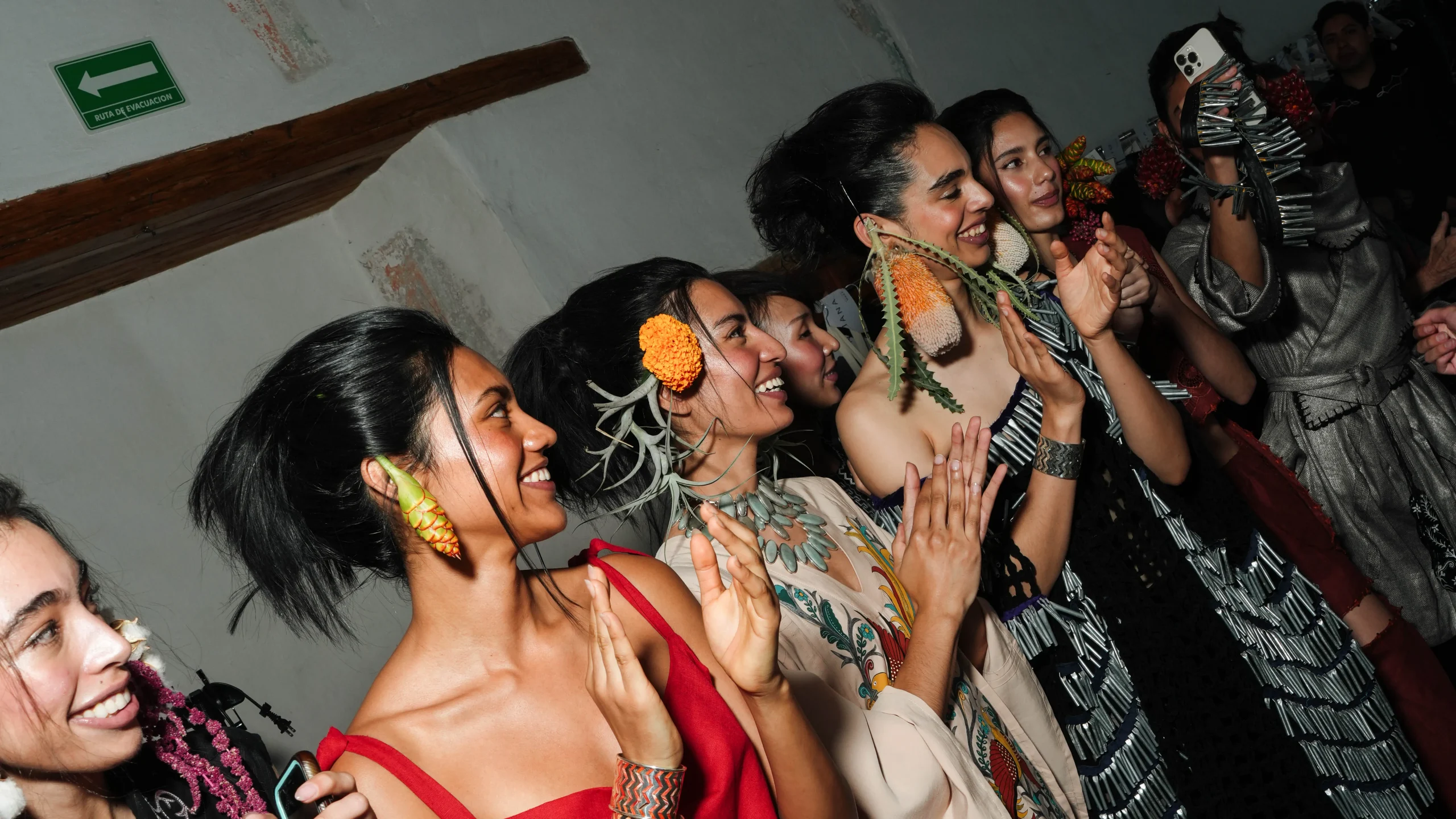 ¡Reinas del glam! Las mexicanas que encendieron la Gala Vogue con looks de impacto en 2025