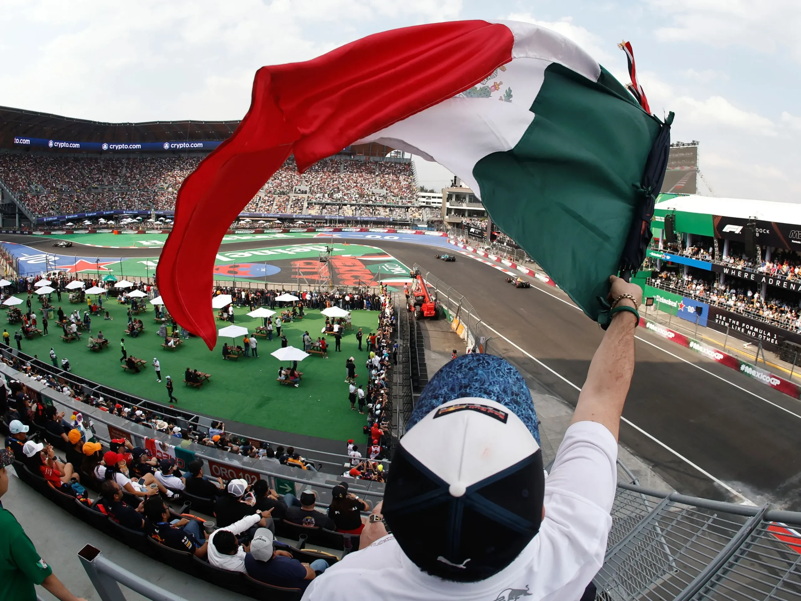 ¿Vas al GP México 2025? Estos outfits son los que te harán ver como parte del paddock (aunque tengas boleto general)