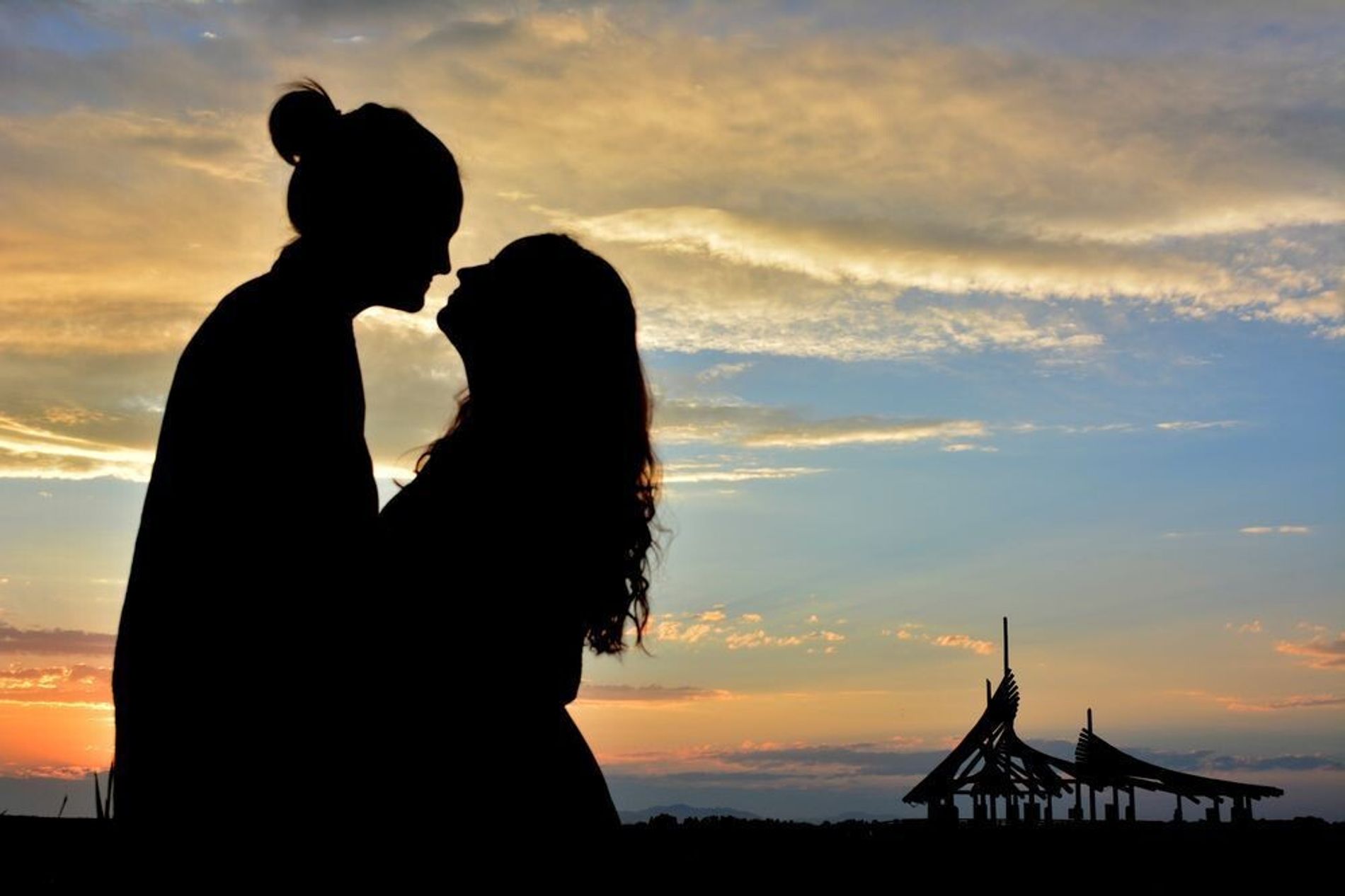 ¿Te gusta alguien y no te habla? Esta teoría explica TODO…