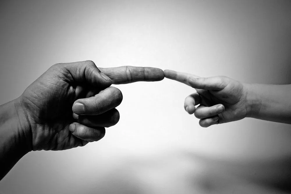 ¿Humildad o manipulación? El “Quiet Bragging” arrasa entre influencers en 2025