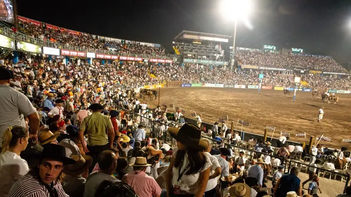 Festival Nacional de Doma y Folklore de Jesús María rompe récords y el Chaqueño Palavecino lidera la noche más esperada
