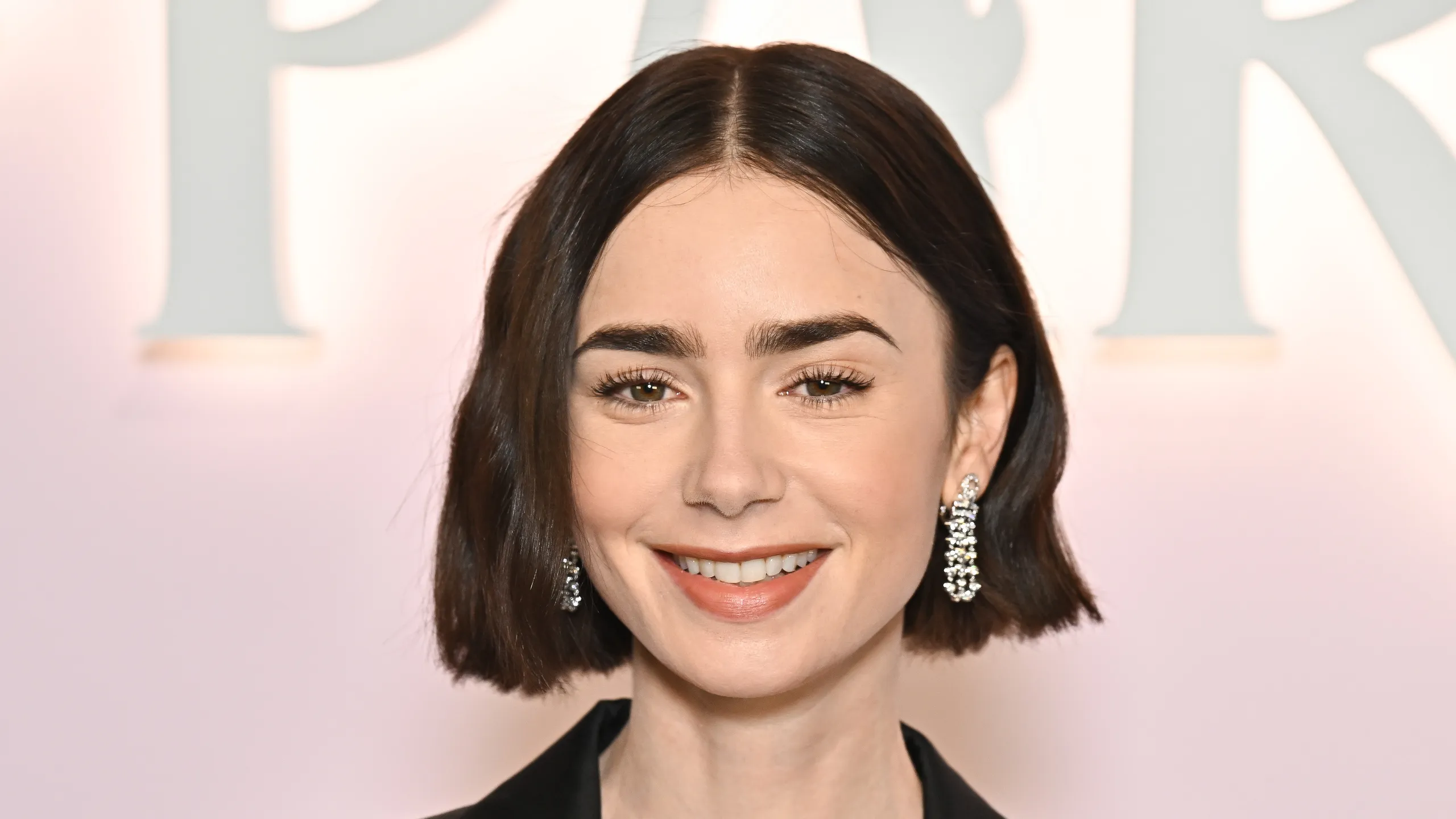 #LilyCollins ¡Crecen tan rápido! La hija de Lily Collins celebra su primer año y derrite las redes