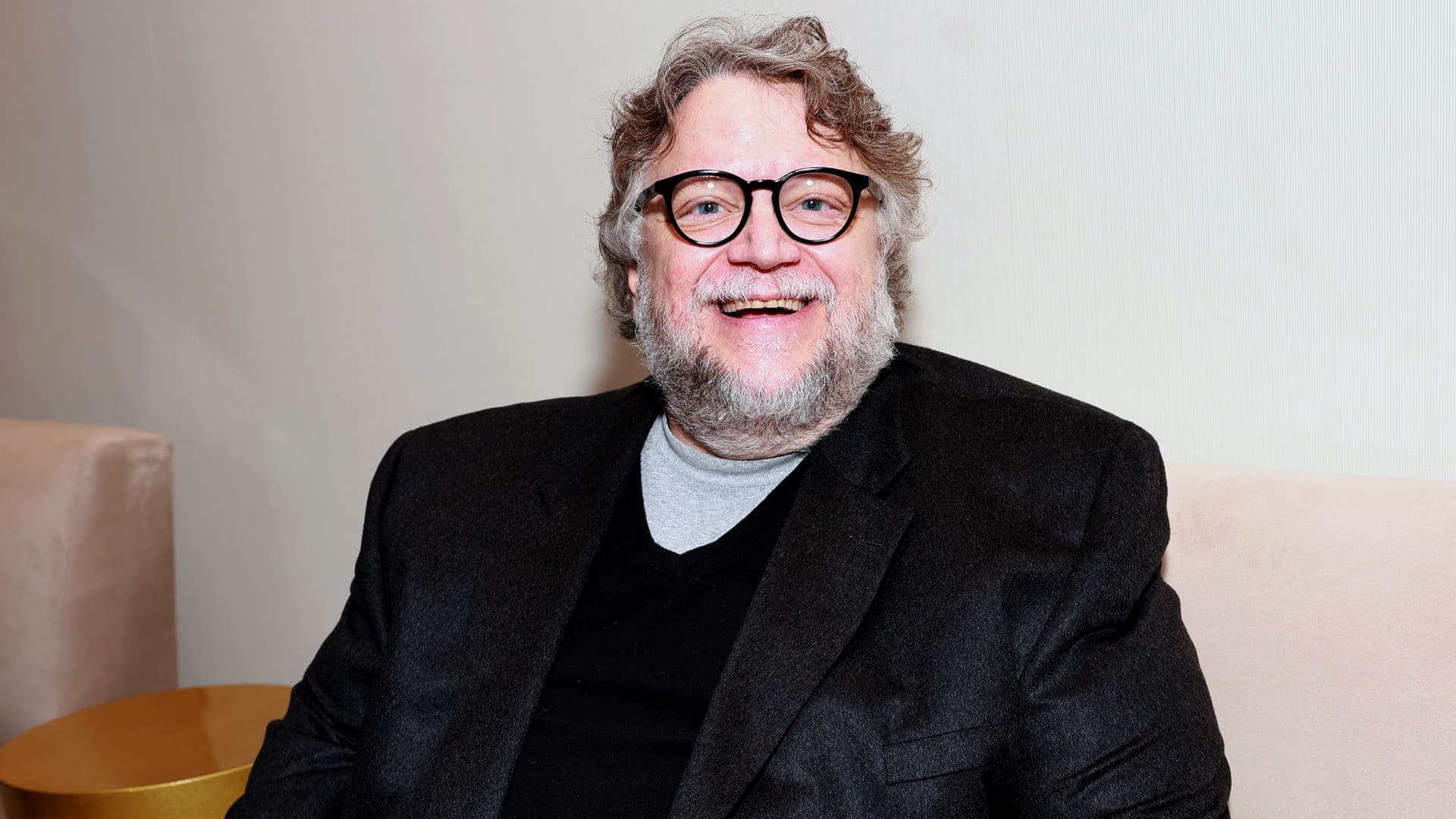 #DelToro #Sundance ¡Guillermo del Toro la rompe en Sundance! Hace tortillas y canta Cielito Lindo frente a estrellas del cine
