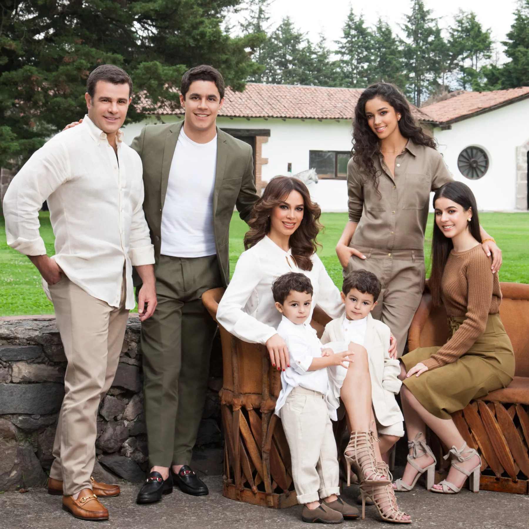 #BibyGaytán Entre lágrimas y abrazos: Biby Gaytán celebra su cumpleaños en medio del luto familiar