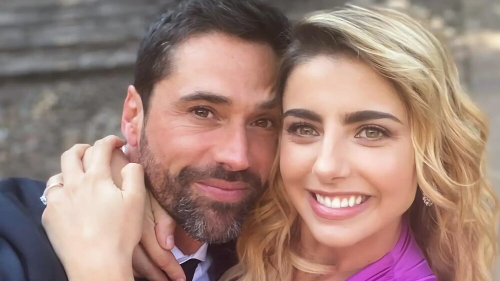 #MichelleRenaud #Embarazo Bajo la nieve y con el corazón lleno: Michelle Renaud presume su pancita en un escenario de cuento