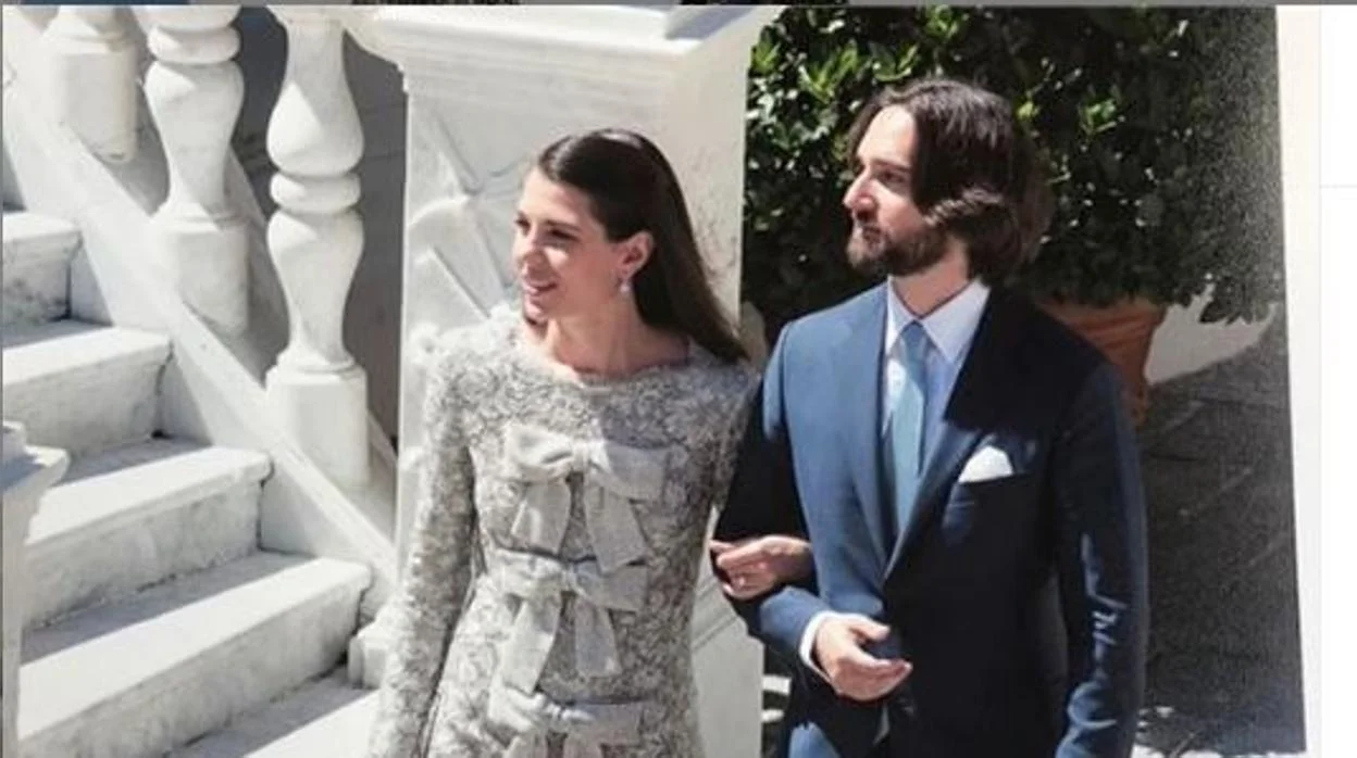 #AltaCostura #París ¡Elegancia que trasciende rupturas! Carlota de Mónaco reaparece en Chanel junto a su exsuegra y roba miradas