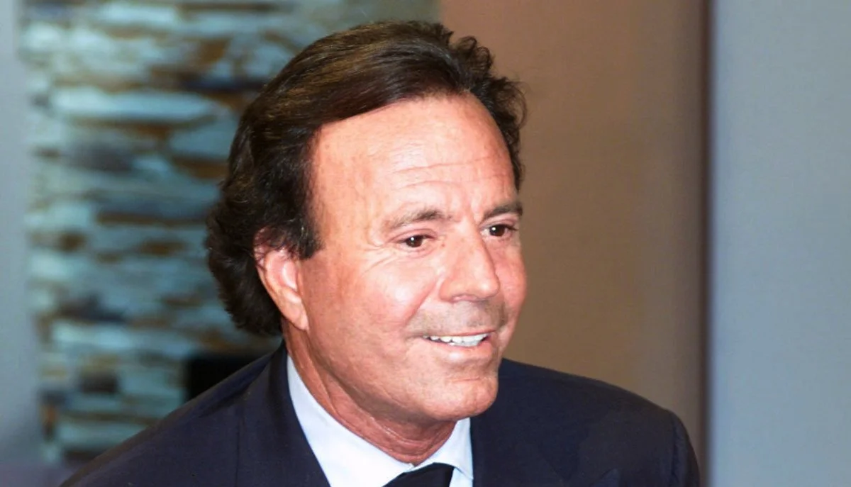 Julio Iglesias rompe el silencio ante acusaciones graves