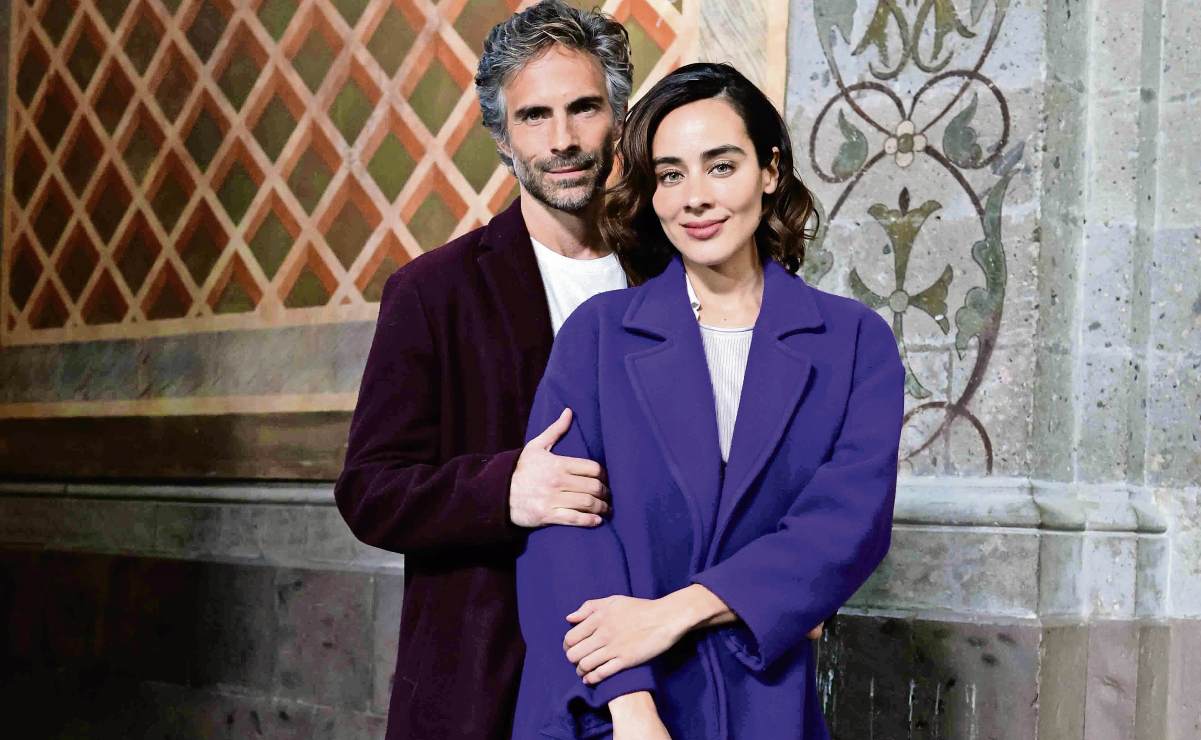 #EsmeraldaPimentel #OsvaldoBenavides ¡Del romance a escena! Osvaldo Benavides y Esmeralda Pimentel convierten su amor en una obra que está dando de qué hablar