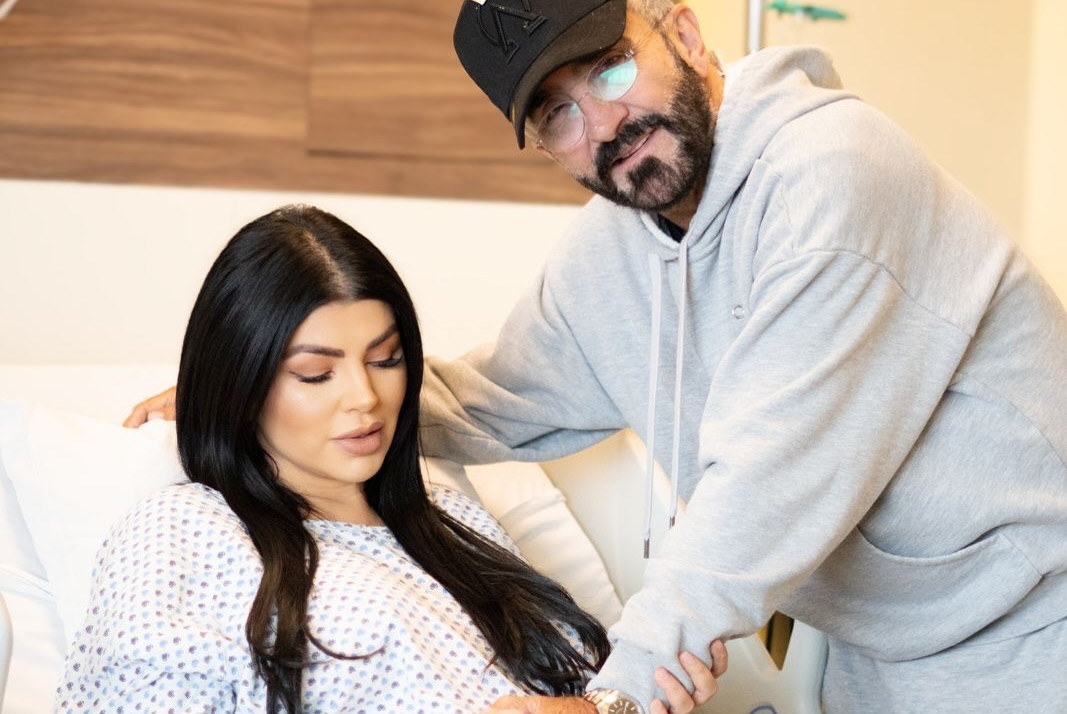 #VicenteFernándezJr #Nacimiento ¡Llega Isabella! Vicente Fernández Jr. anuncia el nacimiento de su hija y emociona a sus fans