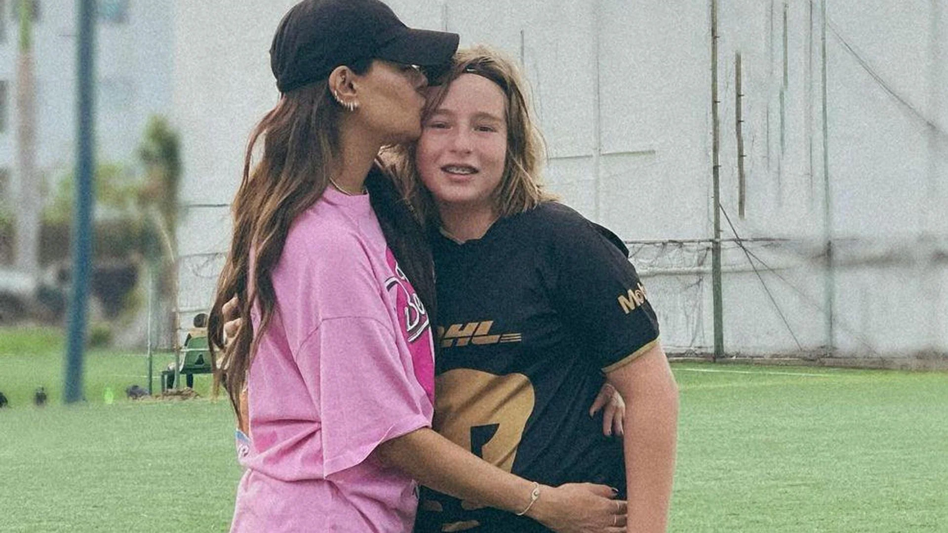 #GalileaMontijo #Hijo ¡Orgullo total! Galilea celebra desde lejos el triunfo de su hijo y conmueve a todos