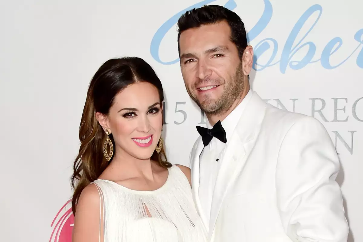 #Farándula #JackieBracamontes Fiesta de lujo, invitados VIP: Jacky Bracamontes y Martín Fuentes se codean con la élite internacional