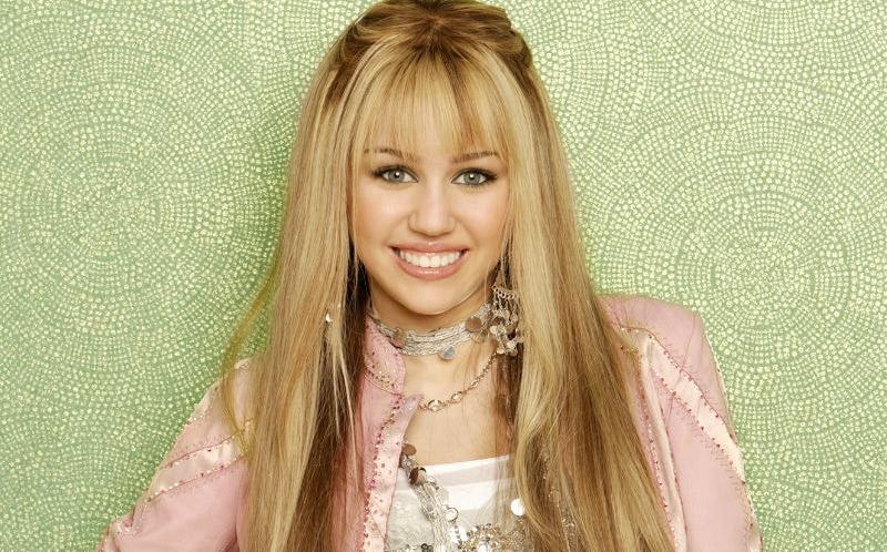 #HannaMontana #Regresa ¡Lo confirmó! Hannah Montana regresa y Miley Cyrus rompe internet con el anuncio