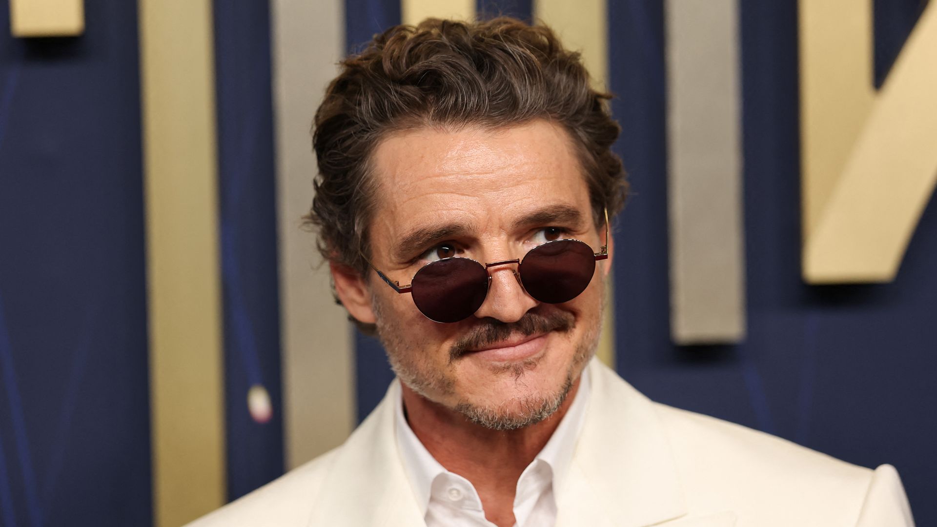 ¡Ícono total! Pedro Pascal se convierte en embajador de Chanel y revoluciona la moda masculina