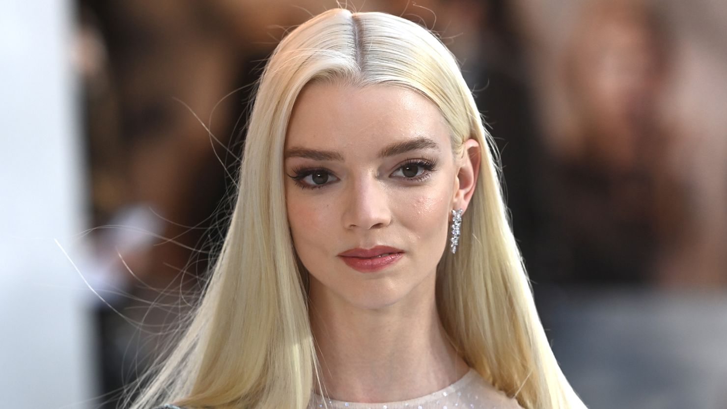 ¡De ensueño! Anya Taylor-Joy celebra sus 30 años con un look que parece salido de un cuento