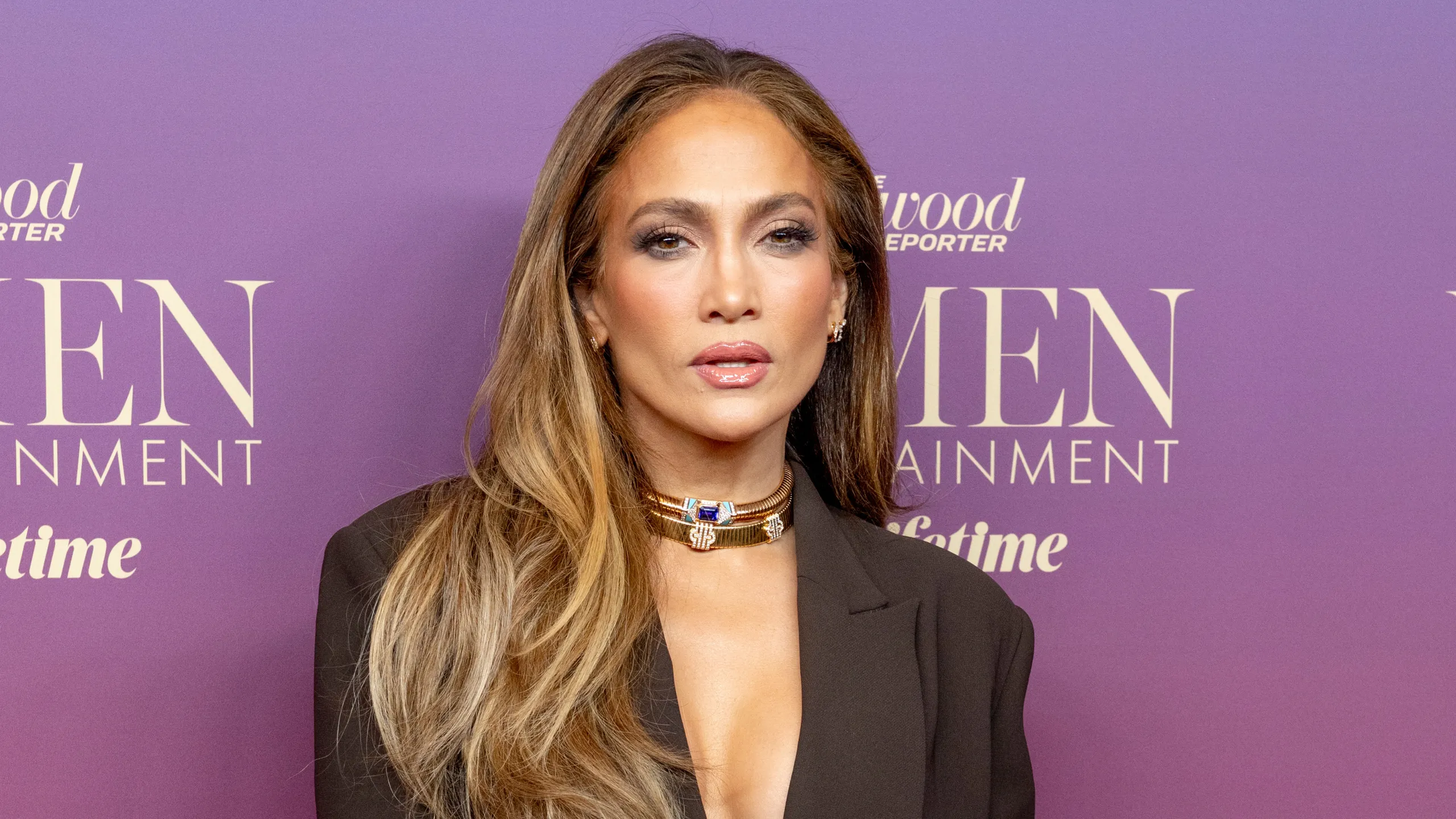 ¡JLo incendia Coachella! Nadie esperaba su aparición con David Guetta y así rompió el festival