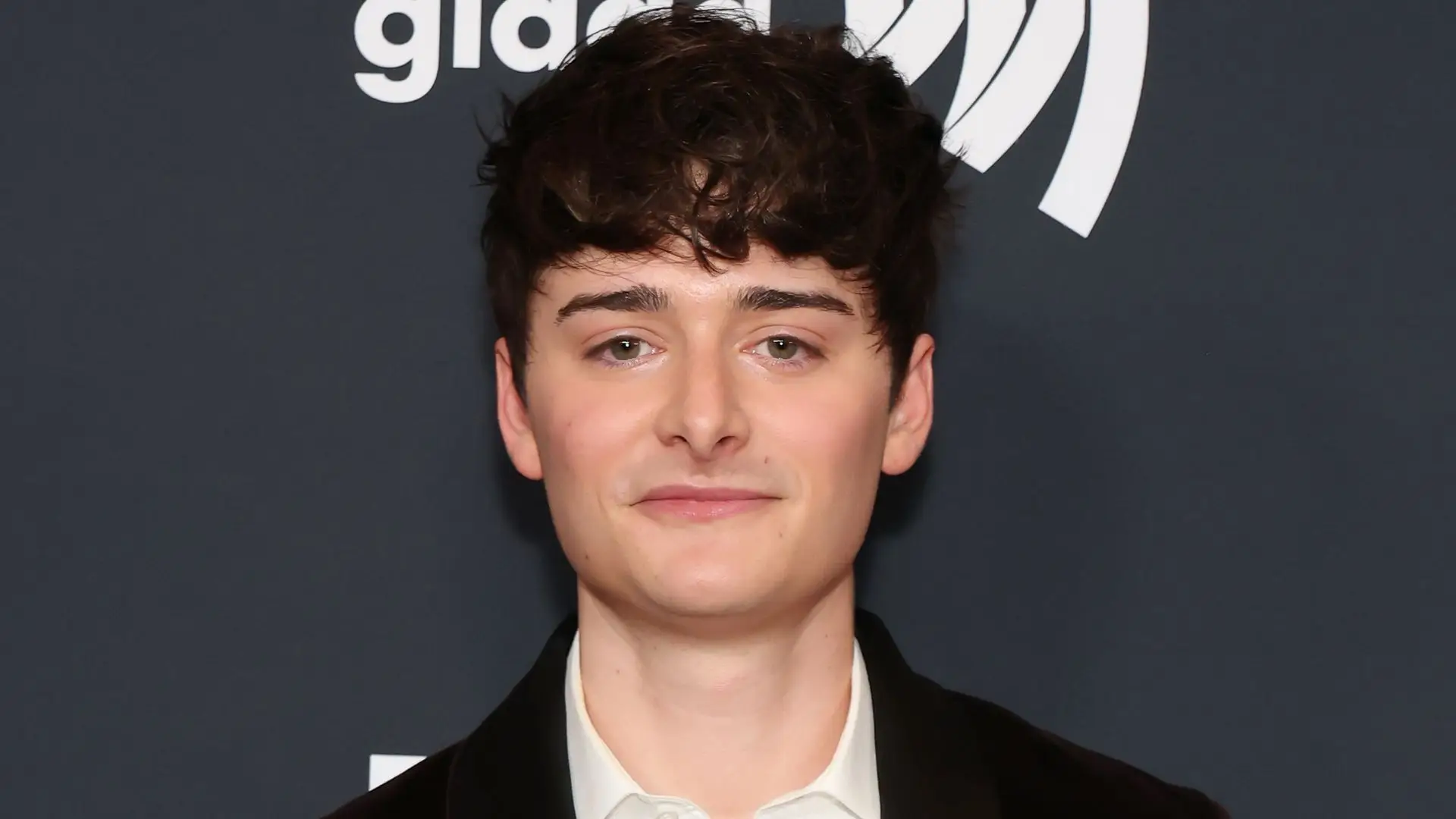 ¡Amor sin filtros! Actor de Stranger Things presume a su novio y enloquece a fans