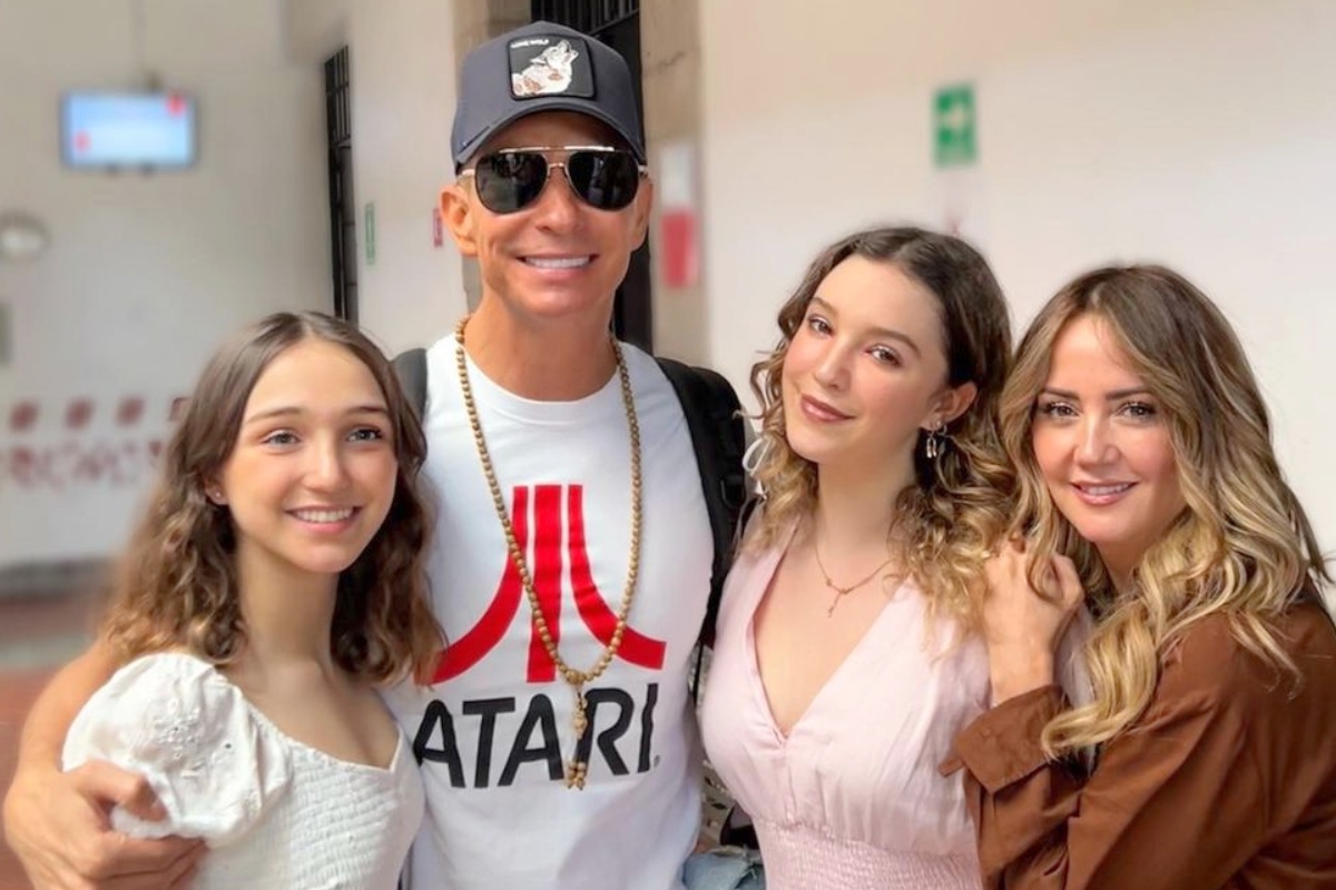 Andrea Legarreta y Erik Rubín celebran los 21 de su hija Mía