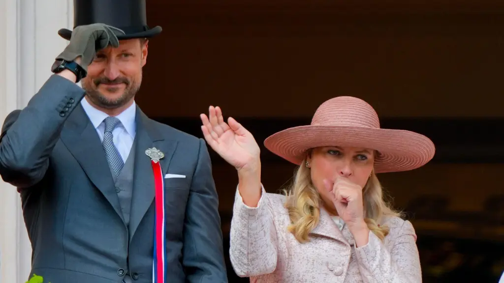 ¿Cuál es el nuevo diagnóstico de Mette-Marit? El príncipe Haakon ajusta su agenda para acompañarla y apoyarla en su tratamiento.