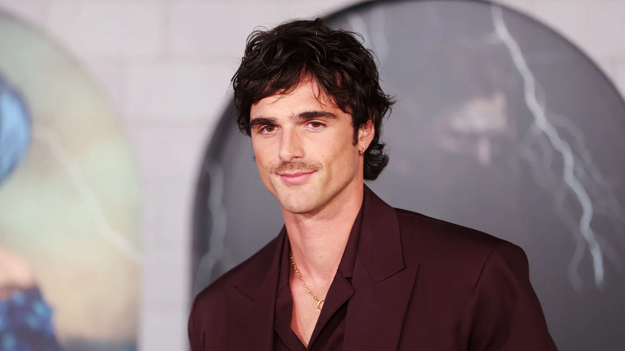 Jacob Elordi protagoniza una polémica reacción durante un incómodo encuentro con un fan en Japón