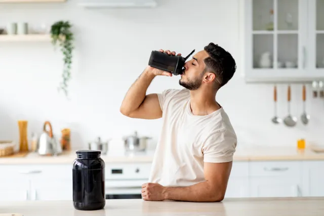 ¿Es mejor tomar el licuado de proteína antes o después del entrenamiento?