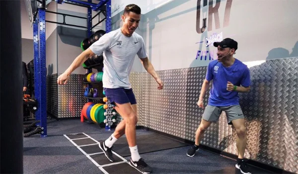 5 ejercicios de pierna de Cristiano Ronaldo que puedes hacer sin equipo