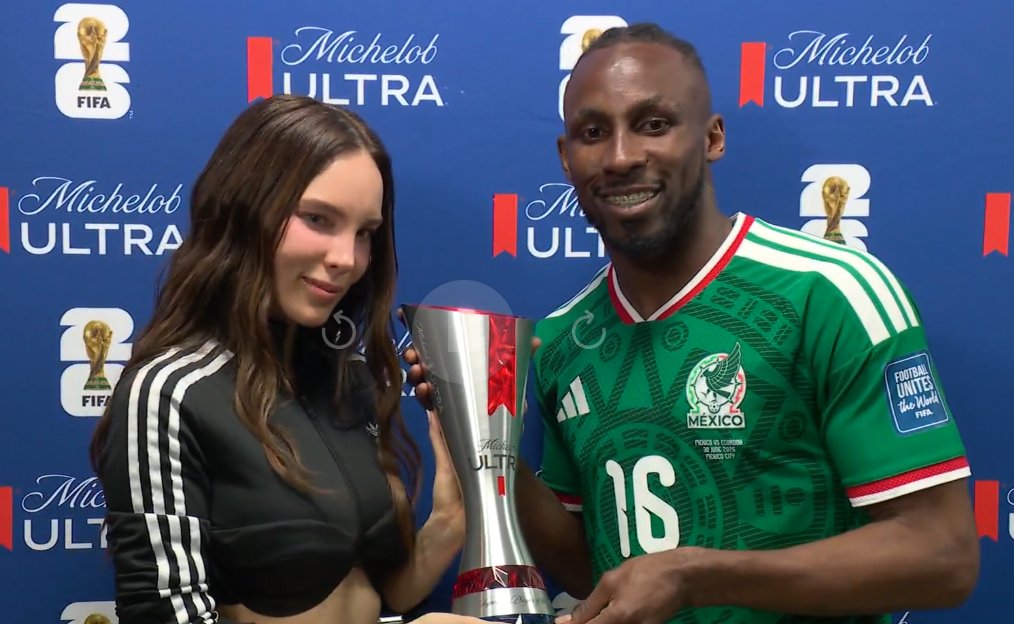 Belinda vivió una noche histórica al entregar el premio al mejor jugador y conocer a su artista favorito.