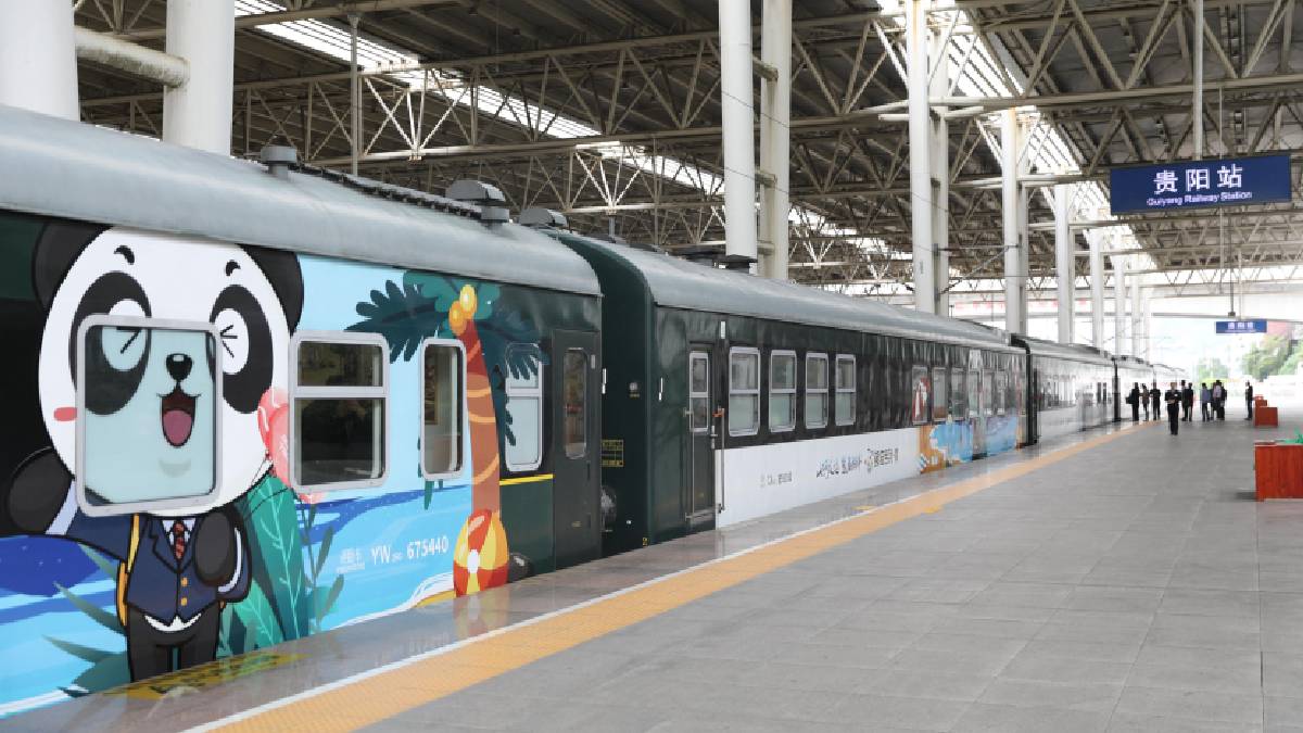 Así es el nuevo Tren Panda de China que conquista a viajeros con su diseño.