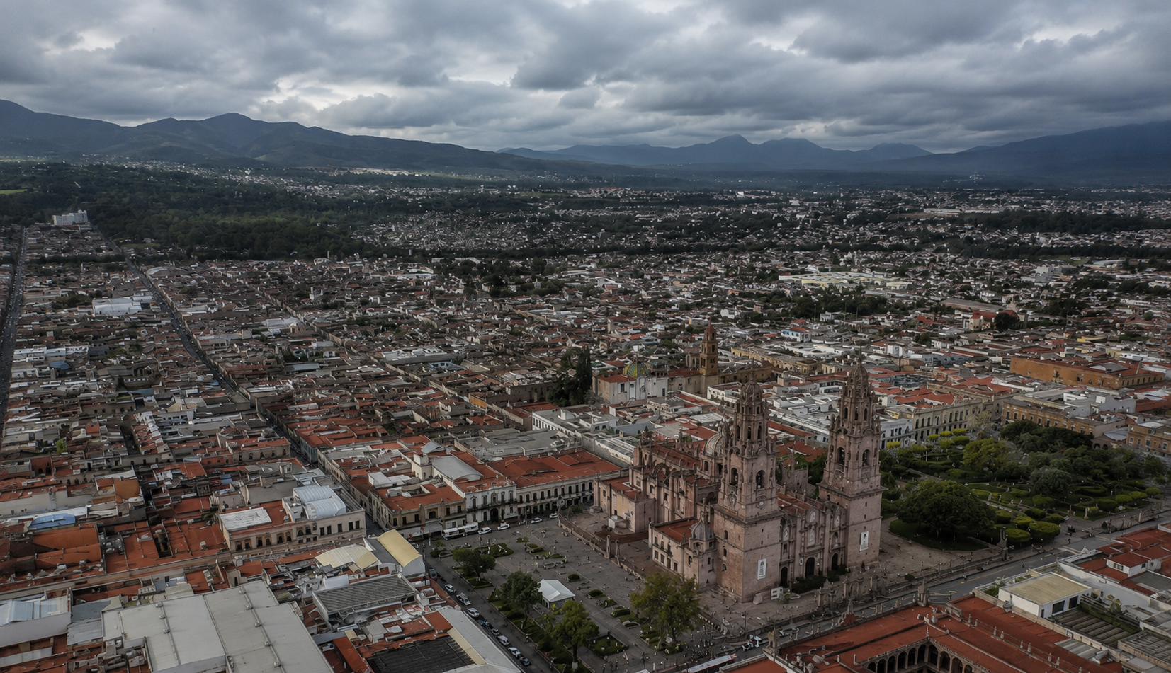 ¿A qué huele Morelia? Un fuerte olor fétido sorprende a vecinos del suroriente de la ciudad tras las lluvias