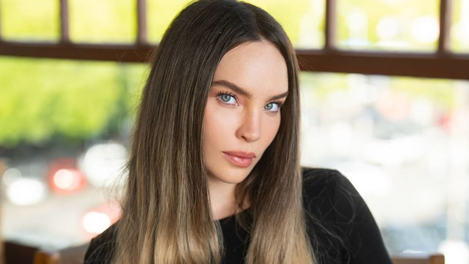 Belinda celebra sus 37 años entre flores y proyectos