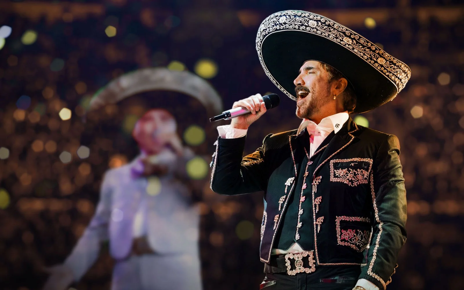Alejandro Fernández revela detalles de su gira ‘De Rey a Rey’ y habla del legado de su padre