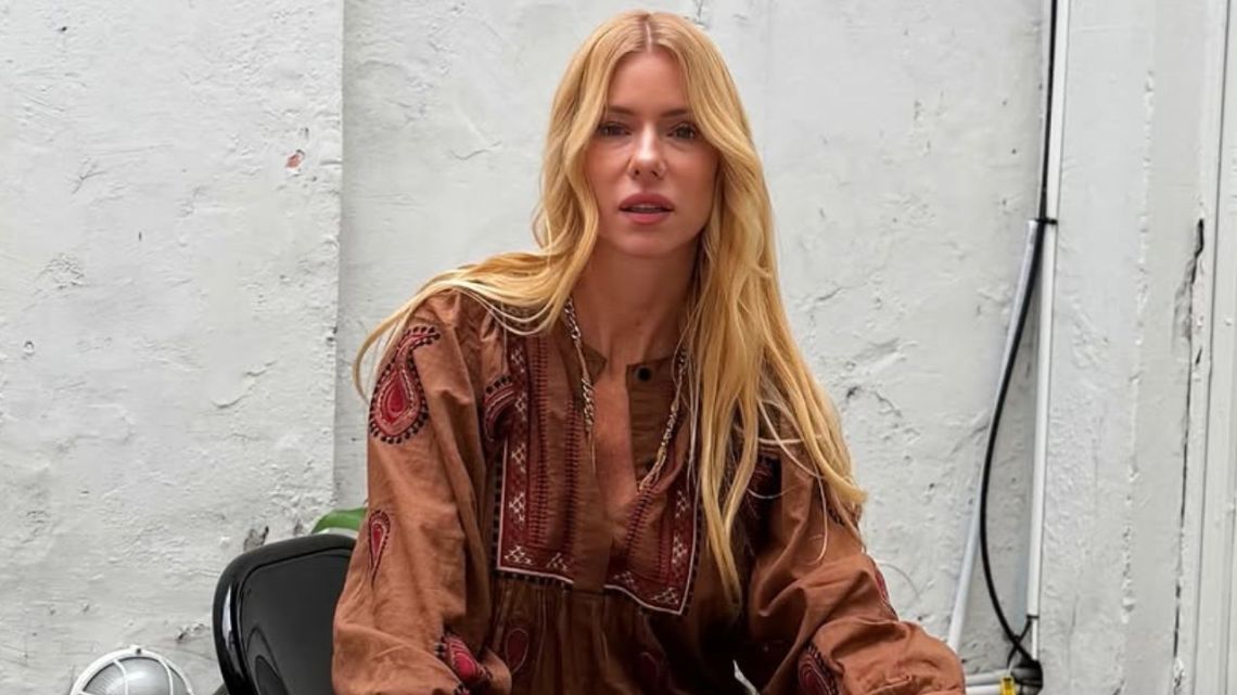 Nicole Neumann brilló con un espectacular vestido dorado de alta costura