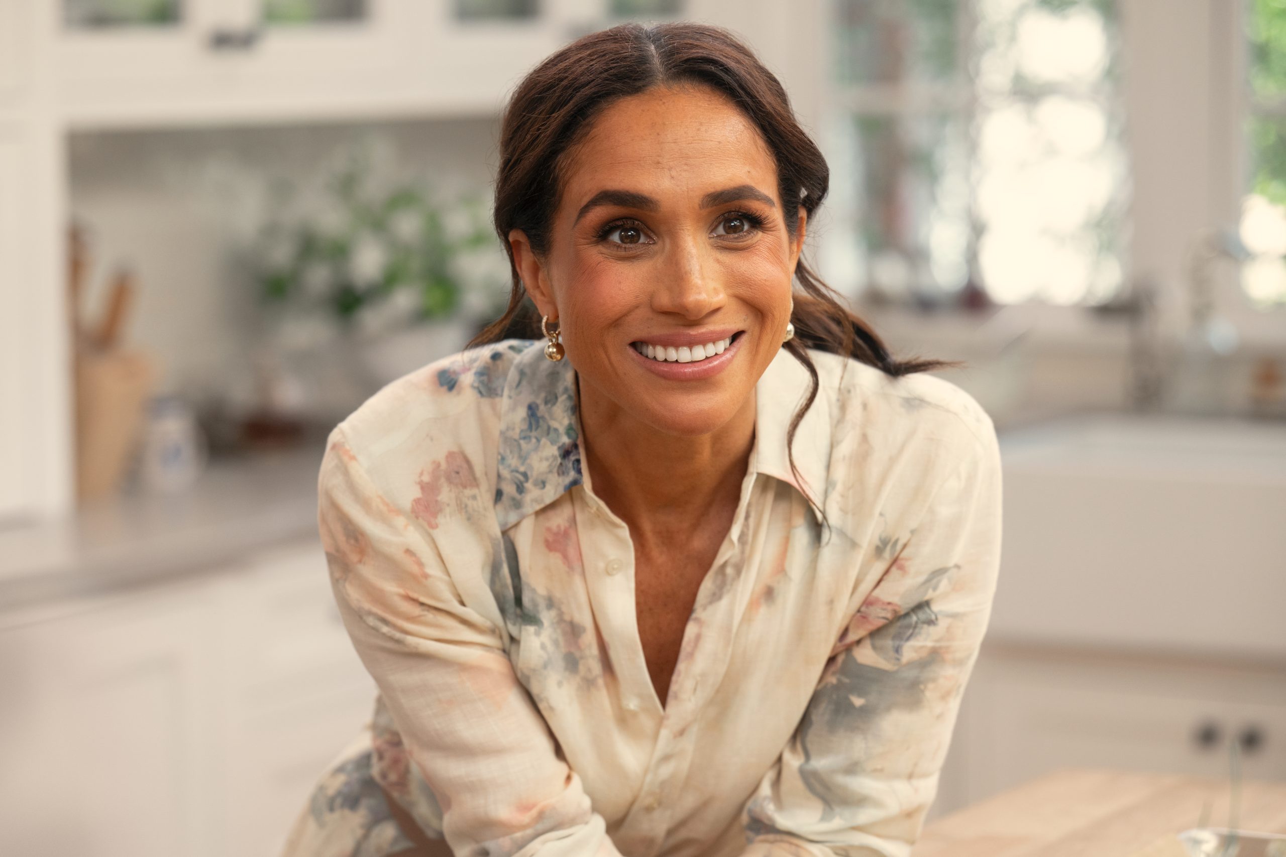 Meghan Markle rompe el silencio tras las graves acusaciones contra su padre: «Estoy profundamente consternada»