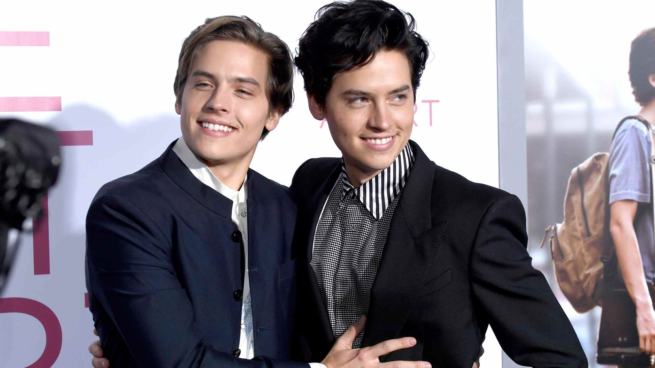 ¡Confunden a los gemelos! Dylan Sprouse revela la divertida reacción de sus fans tras el nacimiento de la hija de Cole Sprouse