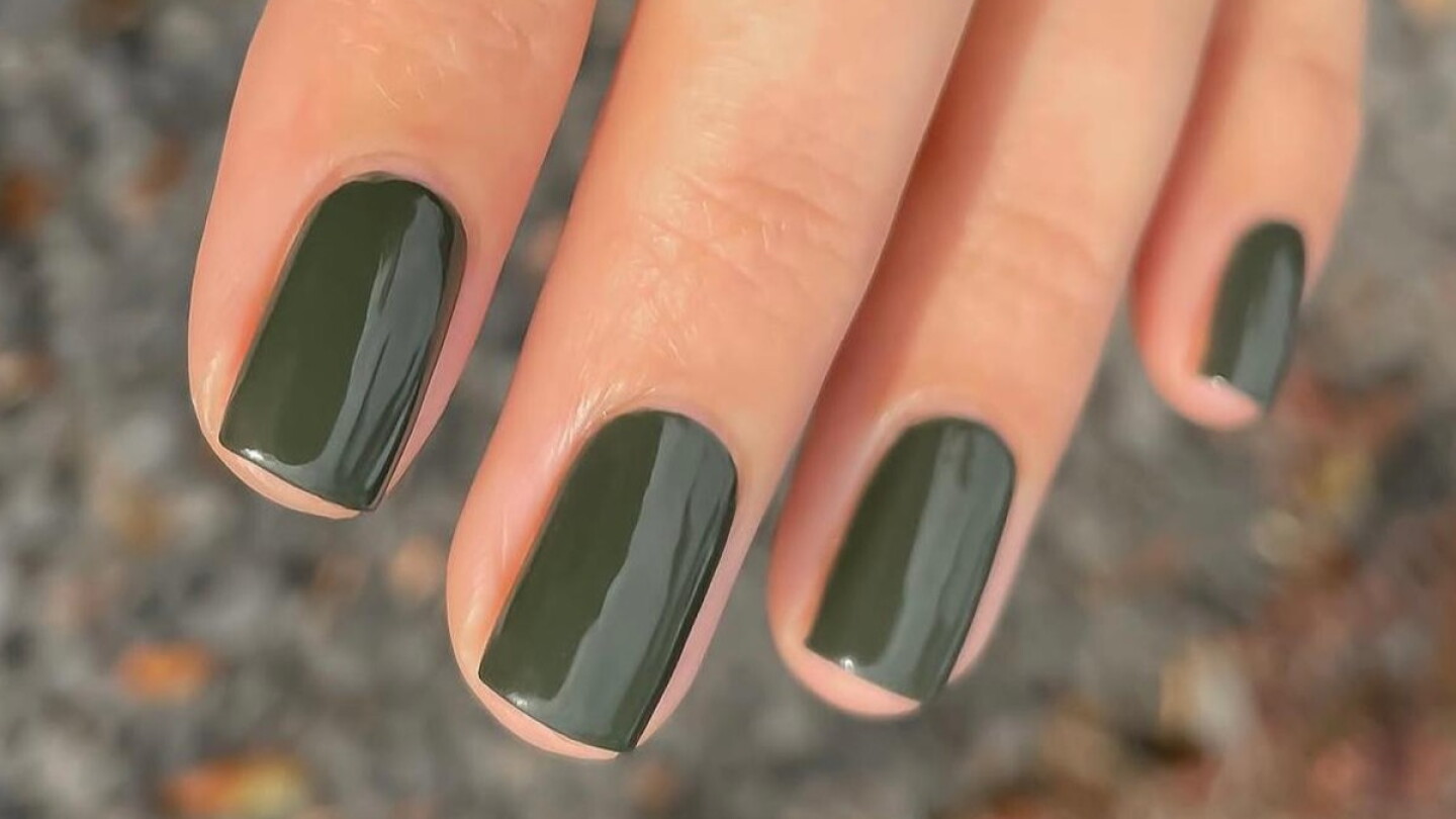 Uñas Bambi: la manicura inspirada en los ciervos que conquista el otoño con un toque de elegancia