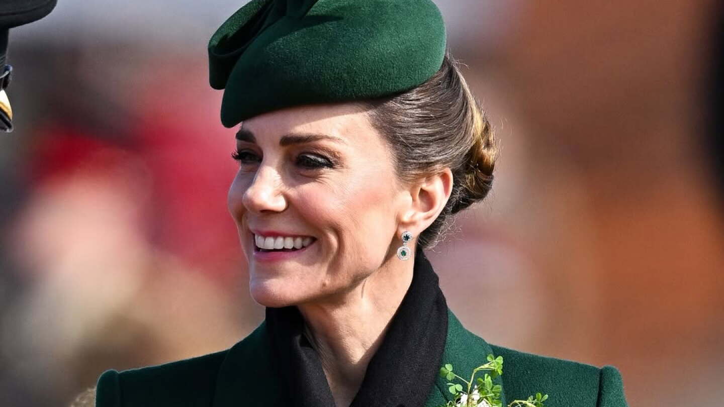 Kate Middleton conquista Belfast con un elegante look inspirado en la tradición local