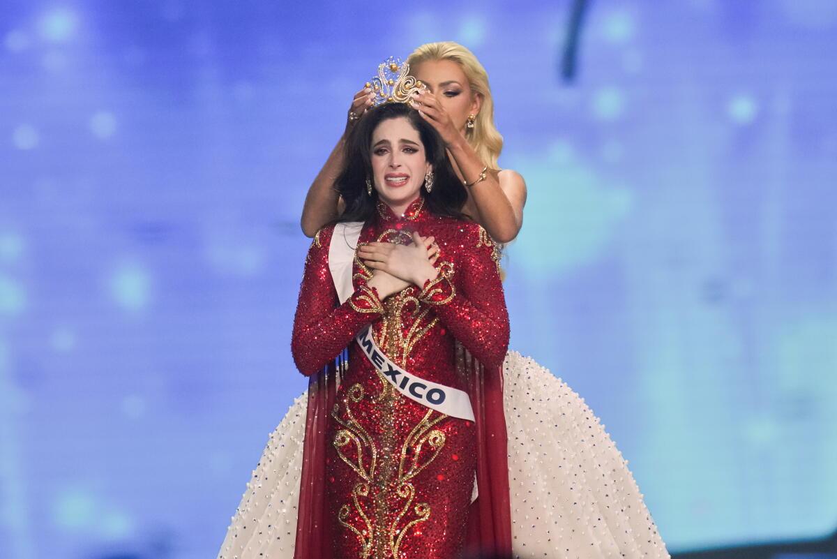 Fátima Bosch vuelve a estar en el ojo del huracán: un documental investigará las polémicas de su coronación como Miss Universo 👑🎥