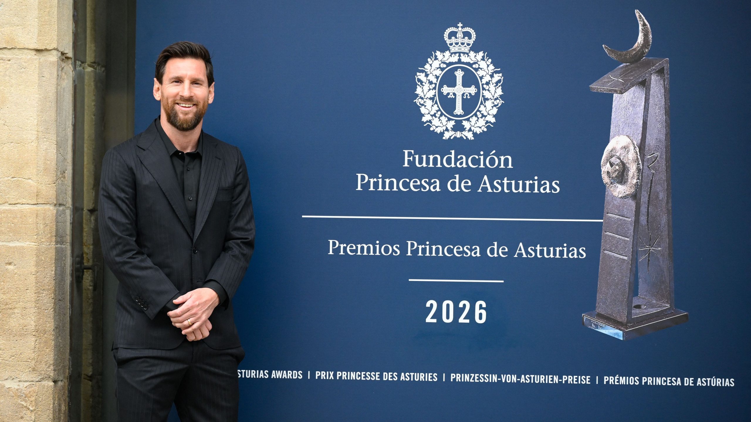 Lionel Messi y Antonela Roccuzzo deslumbran con estilismos coordinados en los Premios Princesa de Asturias 2026